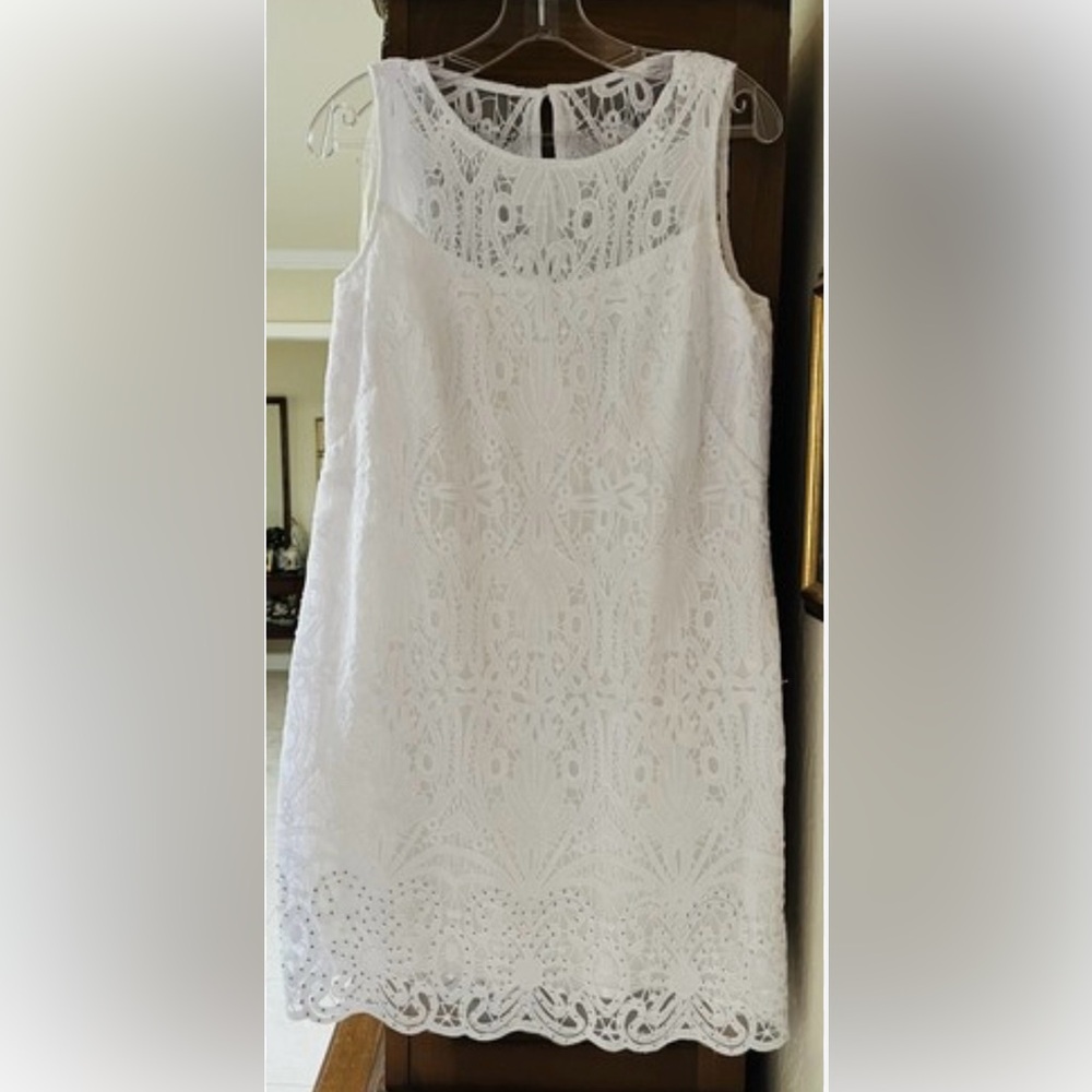 White House Black Market White Lace Embellished Sleeveless Shift Dress